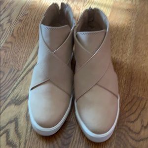 Maurice tan open wedge sneakers